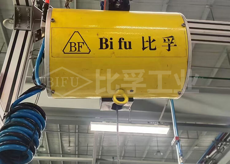 气动平衡吊配单轨道案例